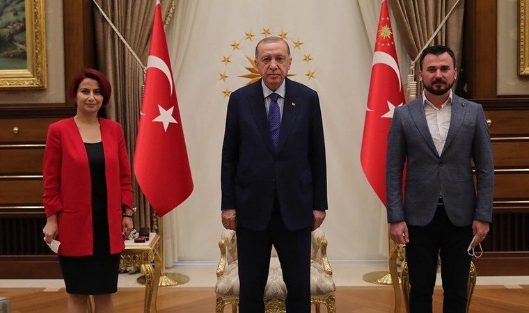 İzmir’in Kiraz ilçesinde mevcut belediye başkanı Saliha Özçınar Kutlu, AK