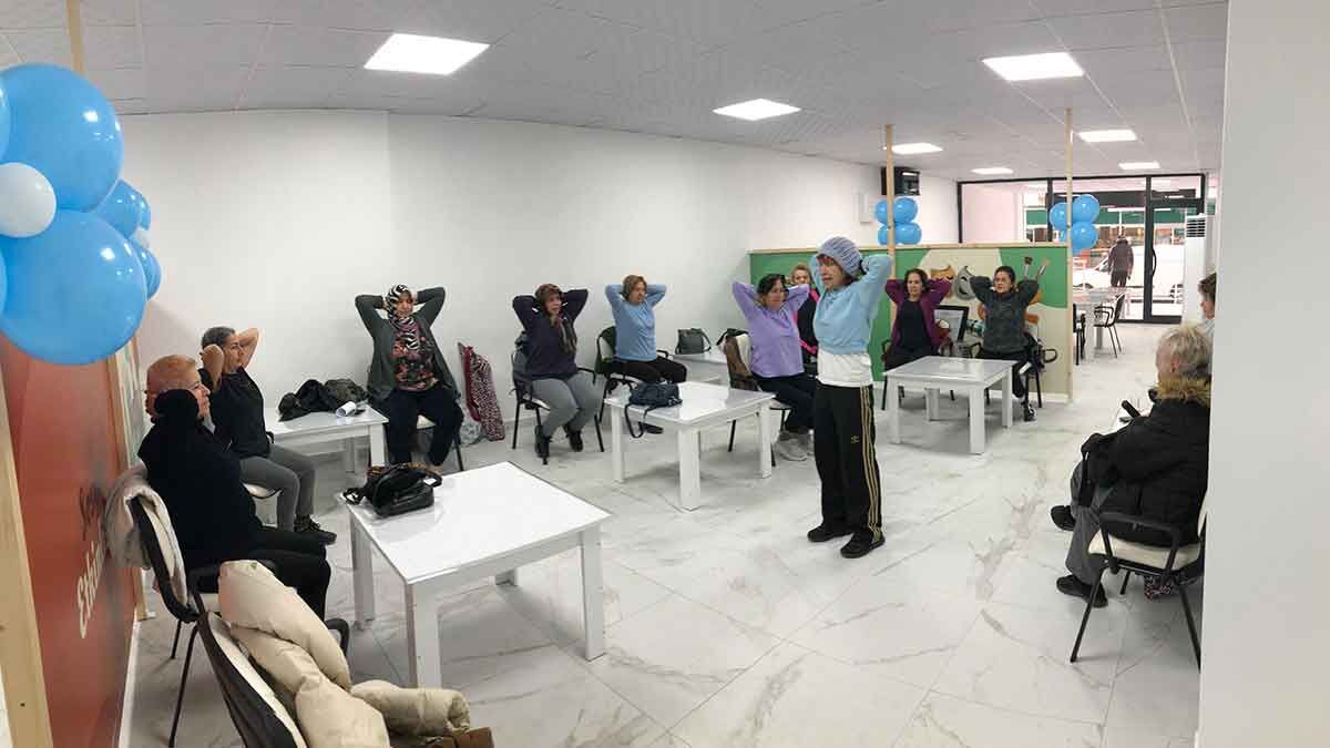 Seferihisar Belediyesi, 50 yaş üstü vatandaşlara hizmet vermek için açtığı