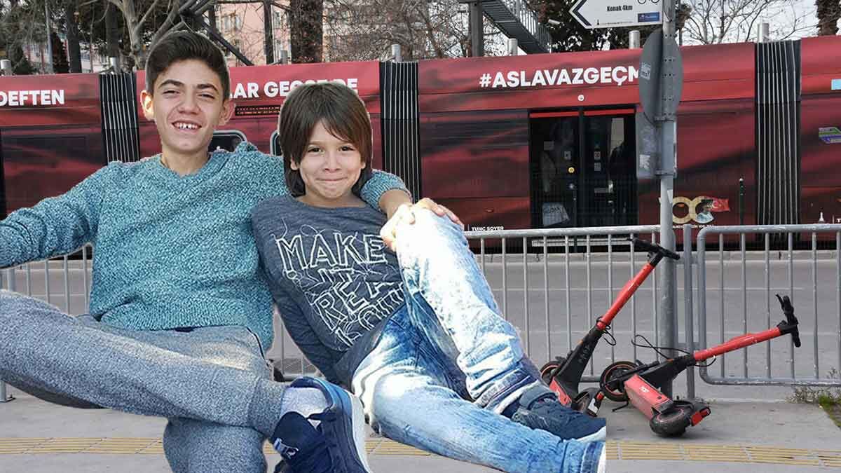 İzmir’in Karşıyaka ilçesinde otomobilin skutere çarptığı kazada 16 yaşındaki oğlu Soykan