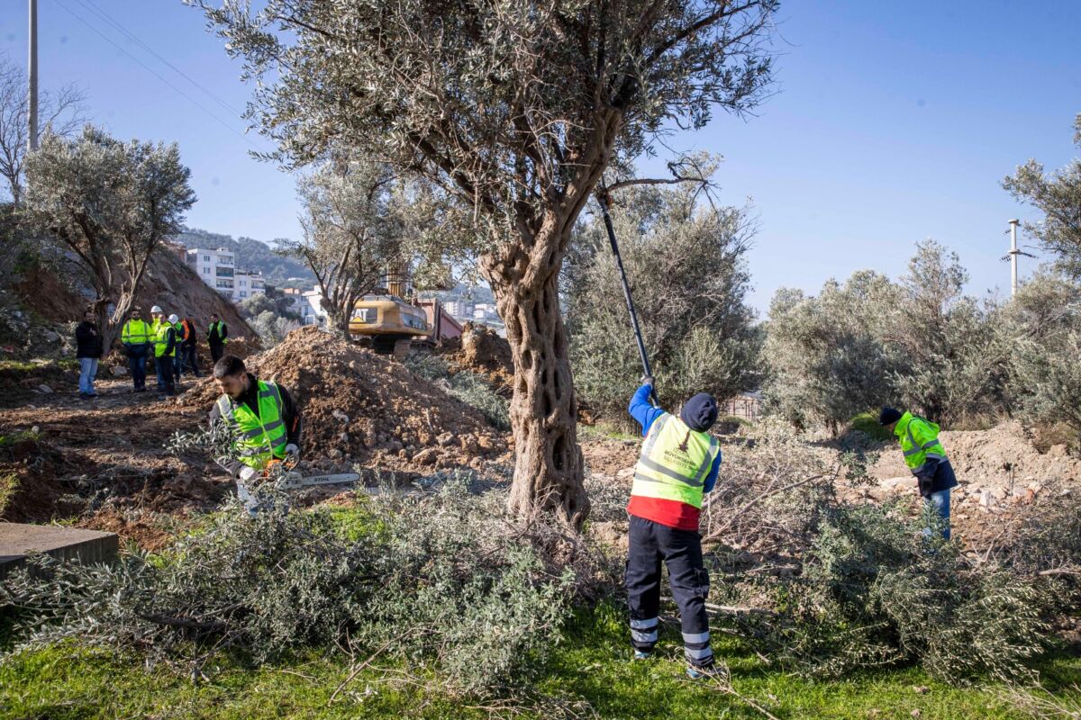 İzmir Büyükşehir Belediyesi tarafından aralıksız sürdürülen Buca Onat Tüneli çalışmaları