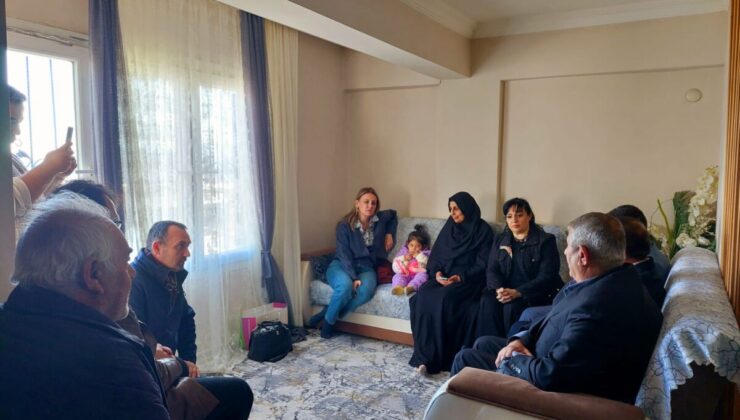 DEVA Partili Kaya Karabağlar’da depremzede ailelerle buluştu