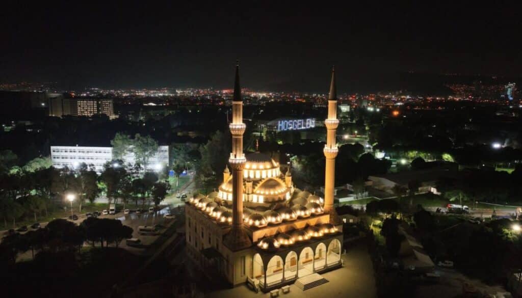 İzmirliler Ramazan ayının ilk orucu için sahura kalktı