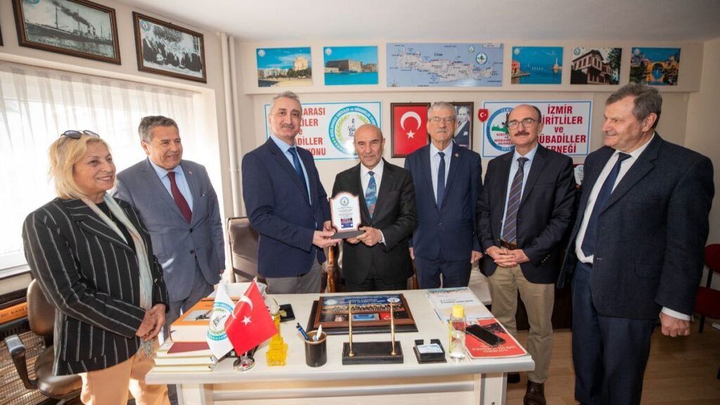 Başkan Soyer’den mübadillere ziyaret