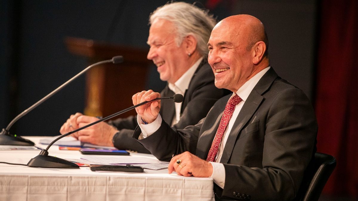 İzmir Büyükşehir Belediye Başkanı Tunç Soyer, İsmet İnönü Sanat Merkezi’nde
