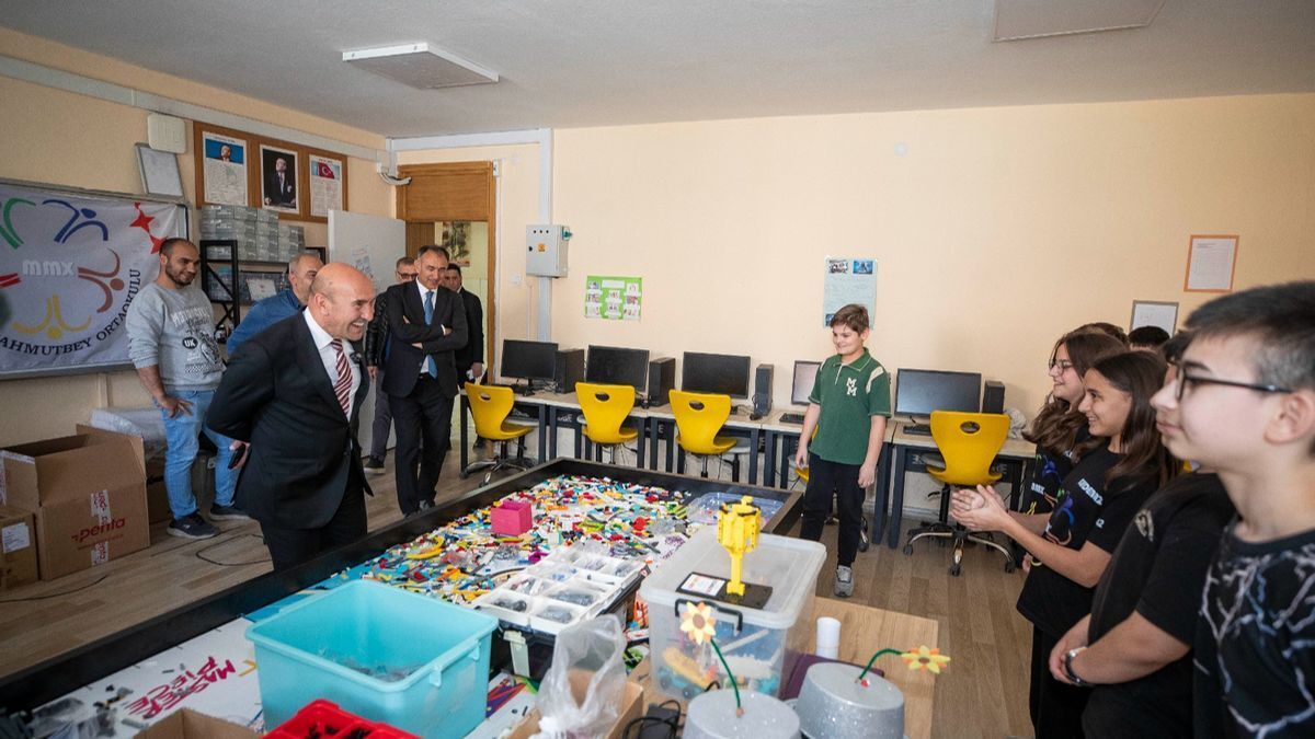 İzmir Büyükşehir Belediye Başkanı Tunç Soyer’in öncülüğünde iklim krizi ve