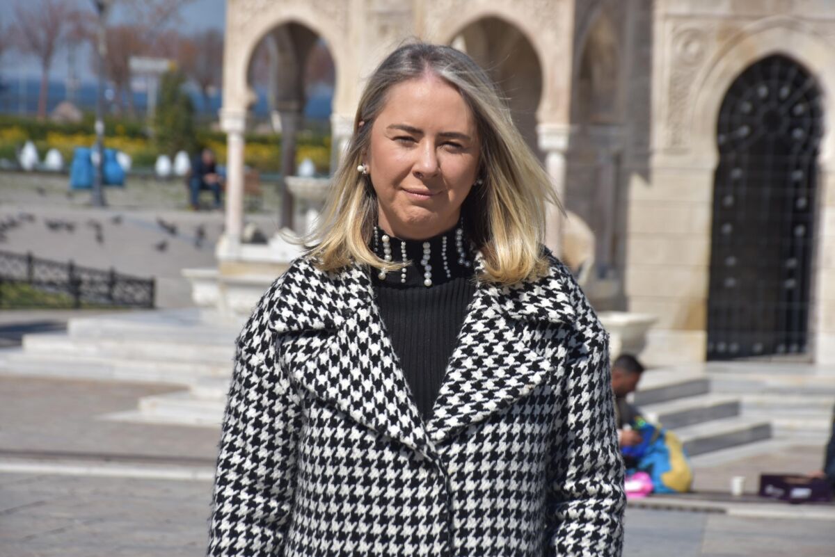 İZMİR’in Konak ilçesinde tarihi dokulara sahip çıkarak hem ticareti hem