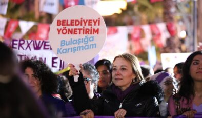 CHP’li Mutlu kadınlarla alana indi: Belediyeyi yönetirim bulaşığa karışmam!