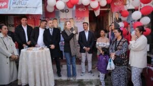 Seçim çalışmalarını haftanın son gününde yoğun bir tempoyla sürdüren Cumhuriyet