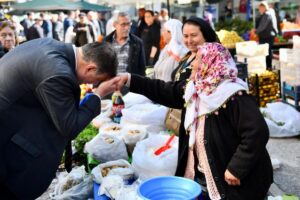 CHP İzmir Büyükşehir Belediye Başkan Adayı Dr. Cemil Tugay, sosyal