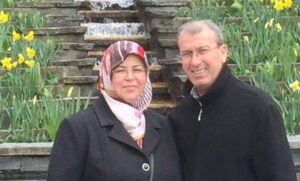 İzmir’in Karşıyaka ilçesinde, Yunusemre Camisi imamı Hasan İzci (61), geçici