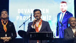 Hamza Dağ, son sürat devam ettiği seçim çalışmalarına aralıksız bir