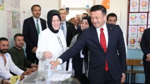 AK Parti’nin İzmir Büyükşehir Belediye Başkan Aadayı Hamza Dağ, 31