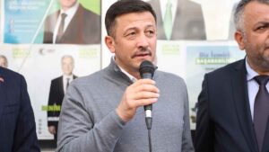 Seçim çalışmalarınıza aralıksız bir şekilde devam eden Hamza Dağ, Çiğli’de