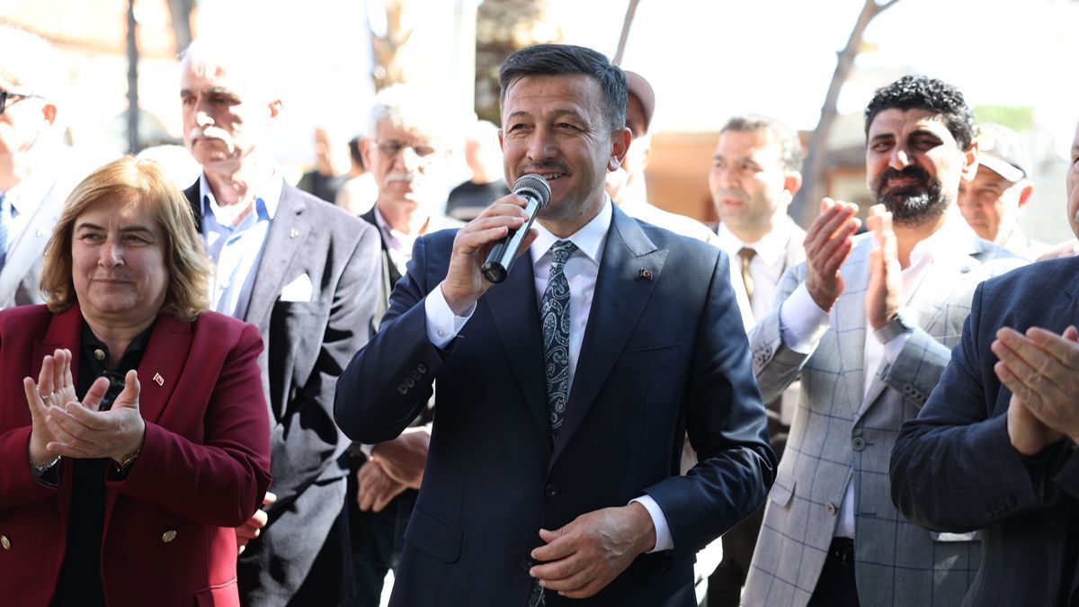 Hamza Dağ, durmadan yürüttüğü seçim çalışmasına bugün Dikili’de başladı. Çandarlı