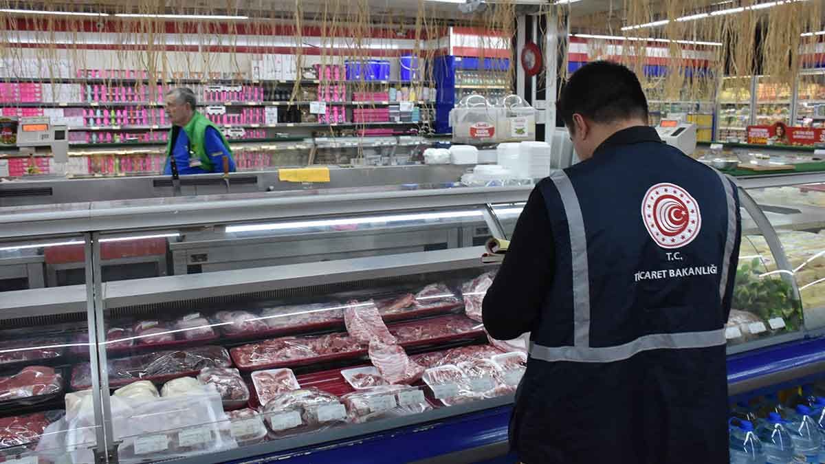 Ticaret Bakanlığı, Türkiye genelindeki marketlerde fahiş fiyat denetimi başlattı. Denetimlerde,