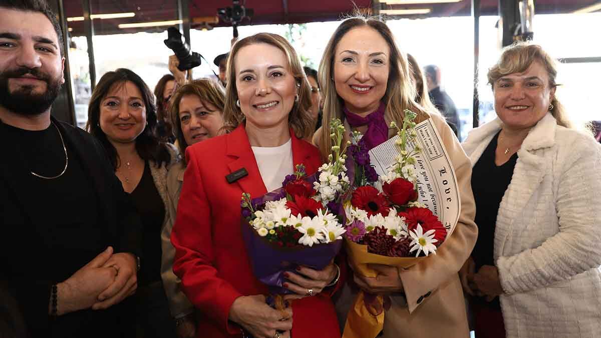 Eşrefpaşa Caddesi’nde bulunan Mardin Sofrası’nda gerçekleşen coşkulu buluşmaya; Nazlıaka ve