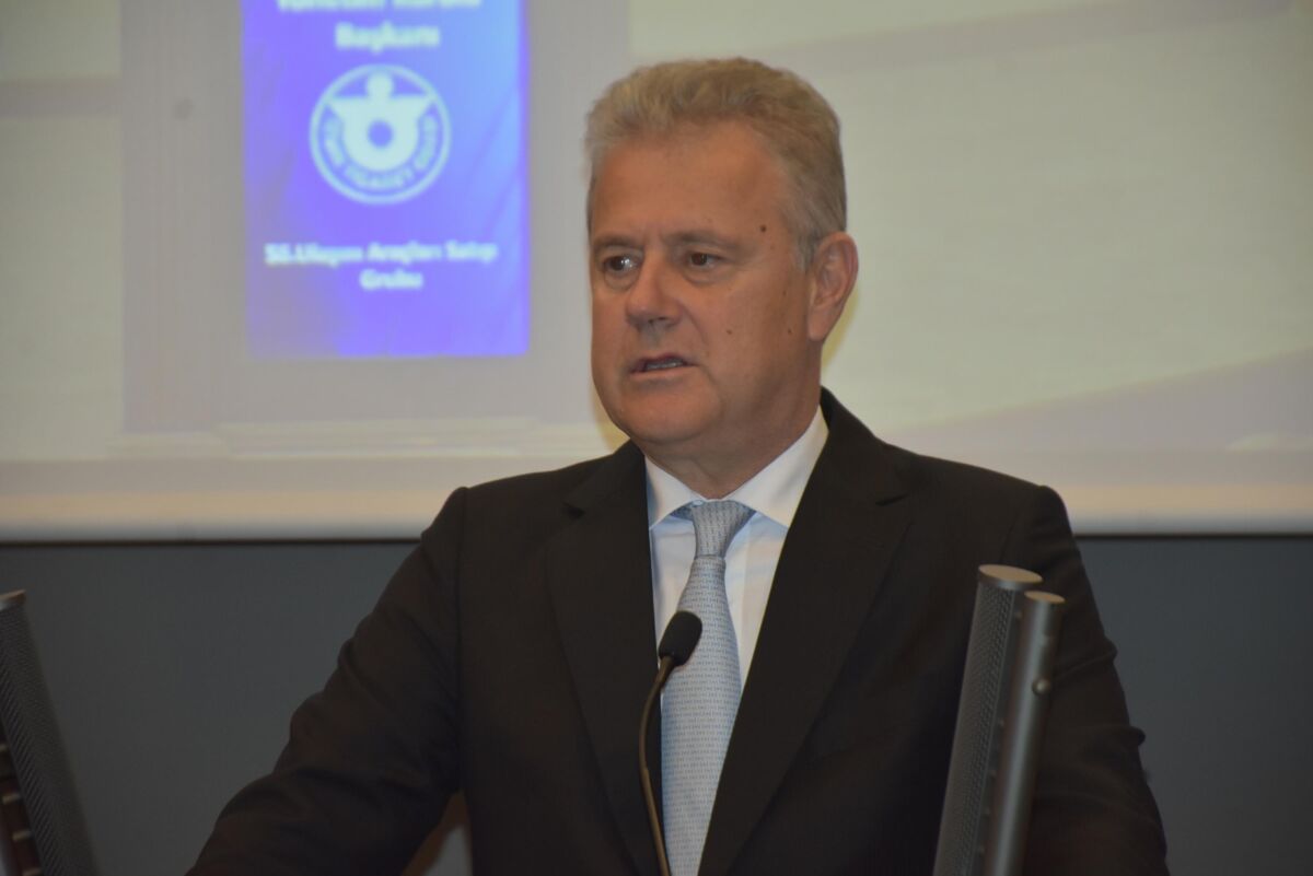 Mahmut Özgener: Kayıt dışı ekonominin önüne geçilmeli İZTO Mart Ayı Meclis Toplantısı, Meclis Başkanı Selami Özpoyraz yönetiminde