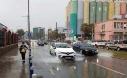 İzmir’de kuvvetli yağış: Meteorolojiden uyarı geldi