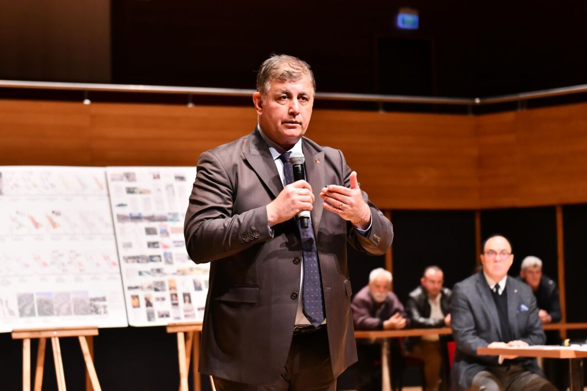 CHP’nin İzmir Büyükşehir Belediye Başkan Adayı Dr. Cemil Tugay, Balçova’da