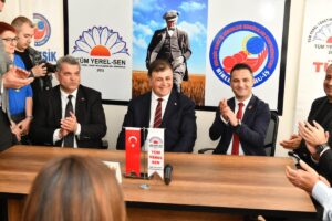 CHP İzmir Büyükşehir Belediye Başkan Adayı Dr. Cemil Tugay, Kamu
