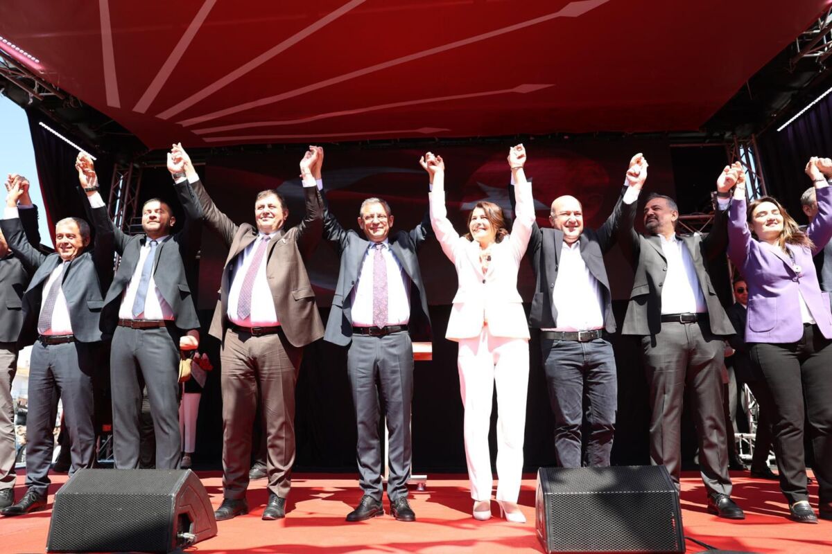 CHP Genel Başkanı Özgür Özel, CHP’nin İzmir Büyükşehir Belediye Başkan