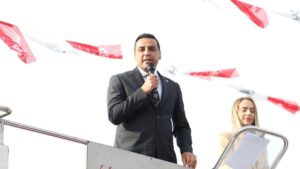 Çiğli’de betonlaşmaya, ranta geçit vermeyeceğini belirten Yıldız; kararsız seçmenlere de