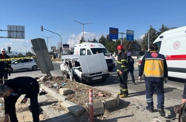 Kütahya’da feci kaza: 3 kişi yaşamını yitirdi