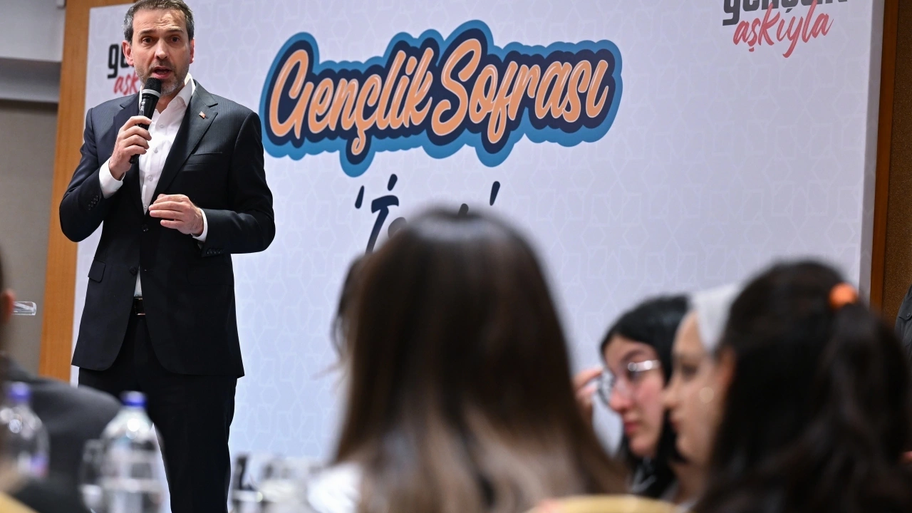 Enerji ve Tabii Kaynaklar Bakanı Alparslan Bayraktar, Hatay programının ardından