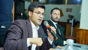 CHP İzmir Milletvekili Mahir Polat, CHP İzmir İl Başkanlığında düzenlediği