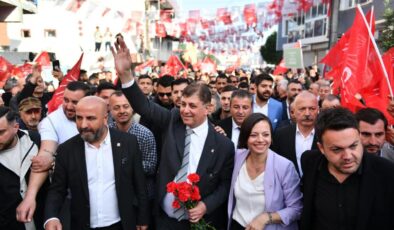 CHP İzmir Adayı Cemil Tugay’dan AK Parti İzmir Mitingi’ne gönderme: Hepsi sandığa gömülecek