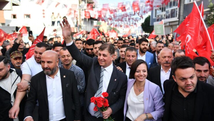 CHP İzmir Adayı Cemil Tugay’dan AK Parti İzmir Mitingi’ne gönderme: Hepsi sandığa gömülecek