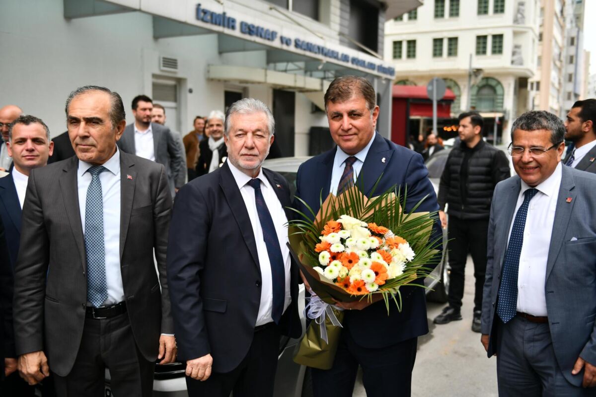 CHP İzmir Büyükşehir Belediye Başkan Adayı Dr. Cemil Tugay, İzmir
