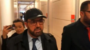 Ünlü estetik uzmanı Bülent Cihantimur, Türkiye Cumhuriyeti’nin yürüttüğü soruşturma kapsamında