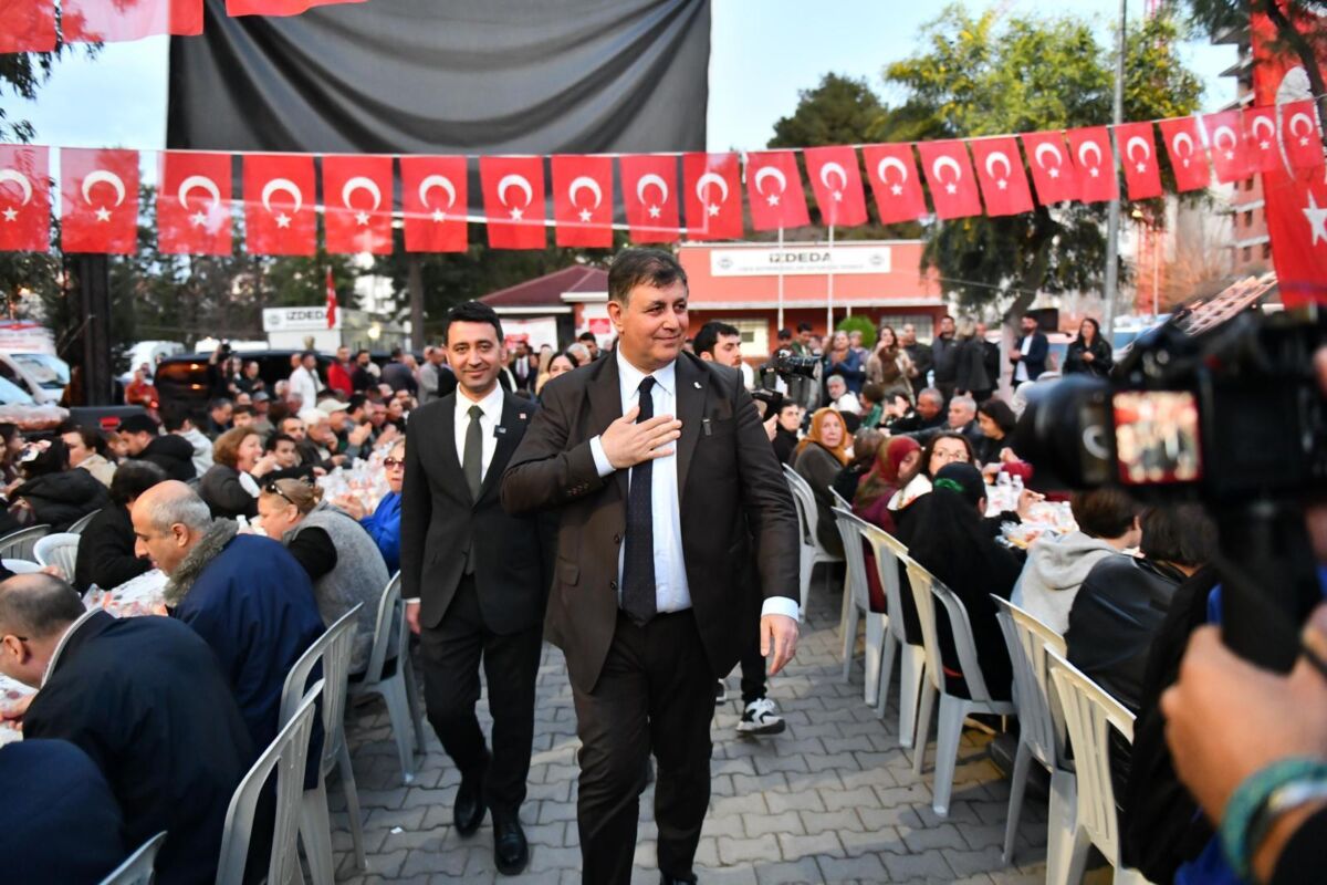 CHP İzmir Büyükşehir Belediye Başkan Adayı Dr. Cemil Tugay, 30