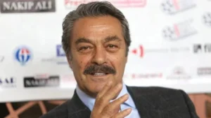 Sanat dünyasının usta oyuncusu Kadir İnanır’ın beyne pıhtı atması sonucu