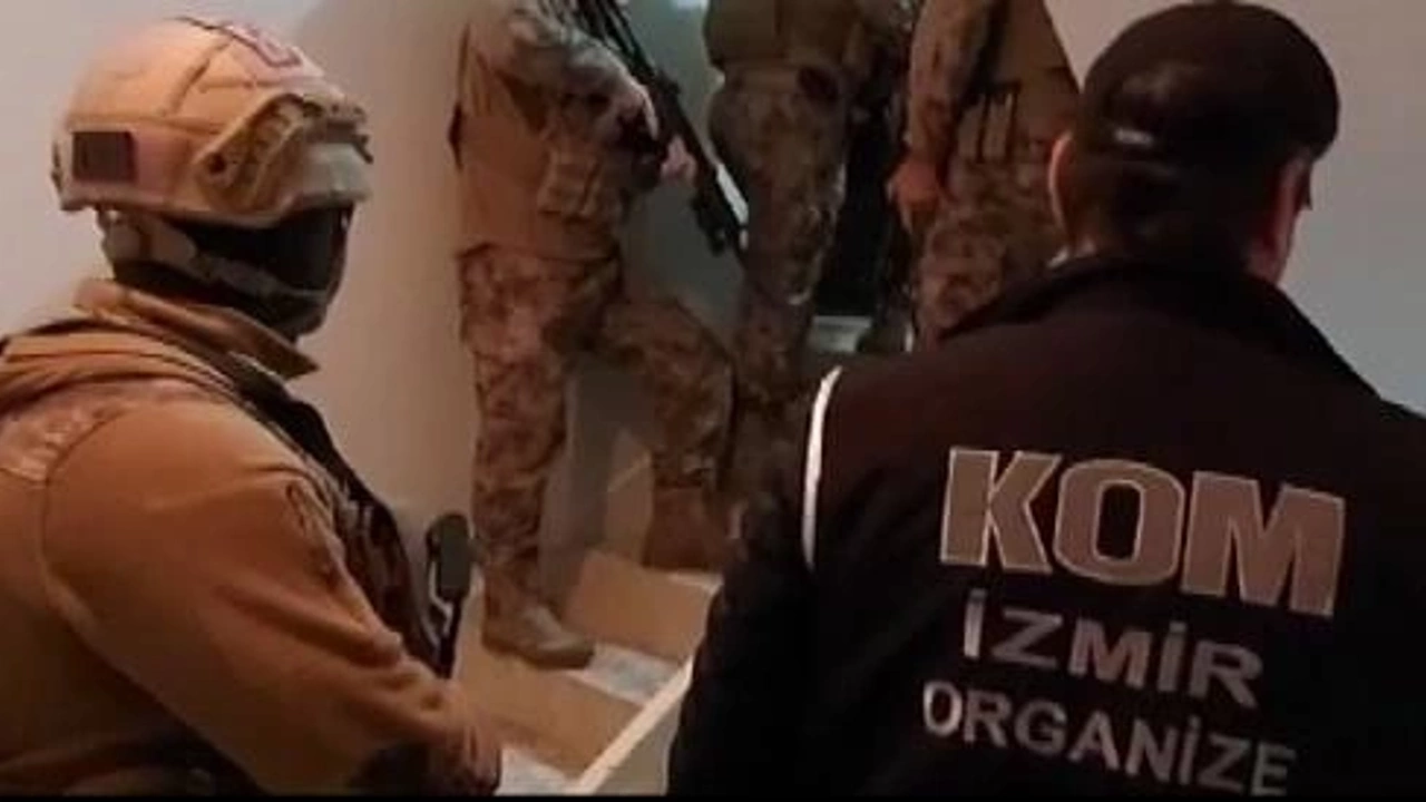 İzmir Cumhuriyet Başsavcılığı, Türkiye genelinde yapılan ‘Mahzen-9’ operasyonu kapsamında, kentte