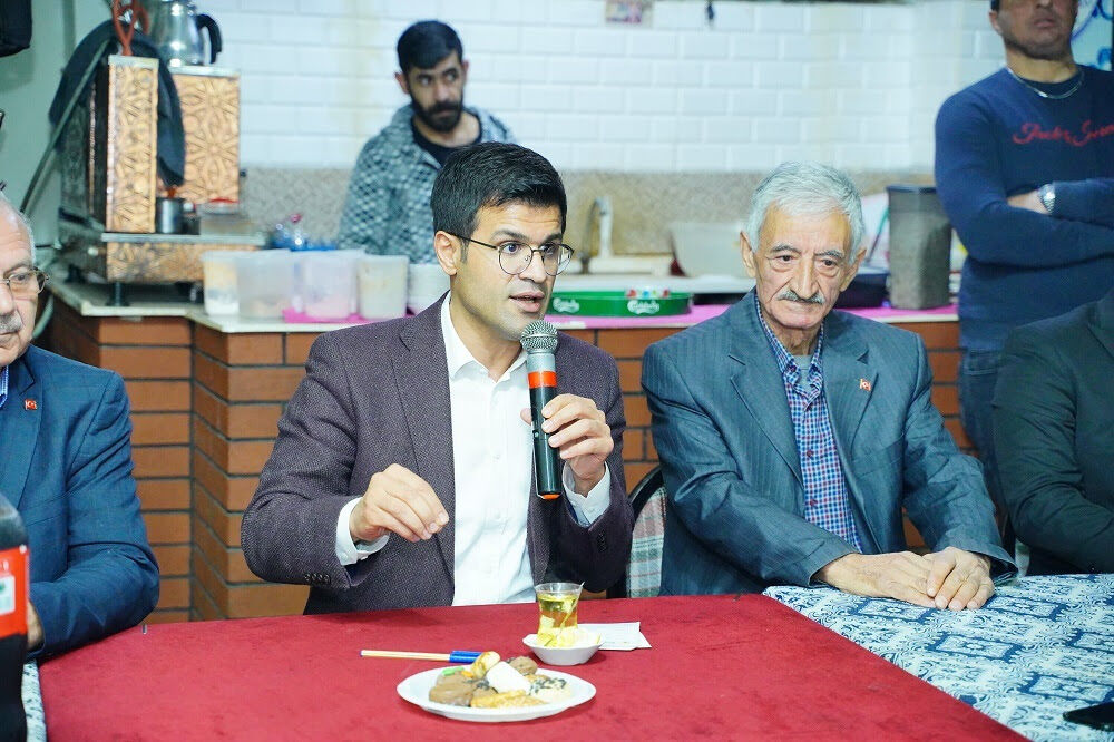 Cumhur İttifakının Bayraklı Belediye Başkan Adayı Bilal Kırkpınar, dernek ve