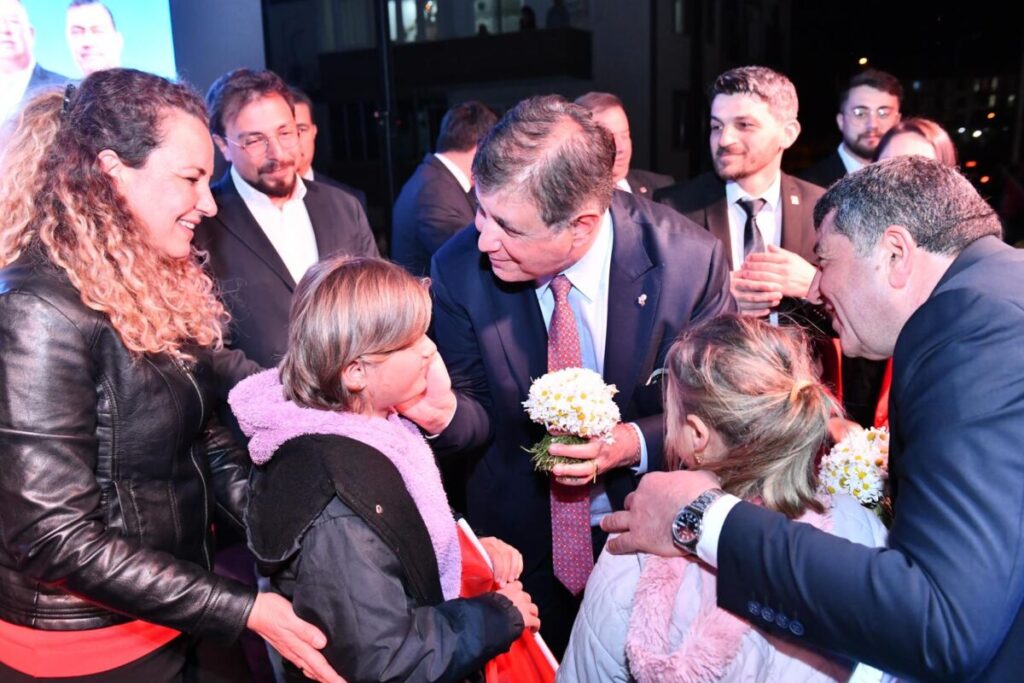 Cemil Tugay'dan Menemen'de dayanışma çağrısı