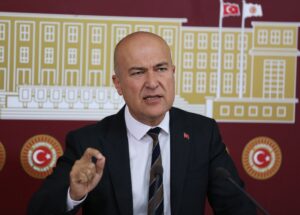 Türkiye Cumhuriyeti vatandaşlarının eğitim ve sağlık bilgilerinin yanı sıra soyağacından,