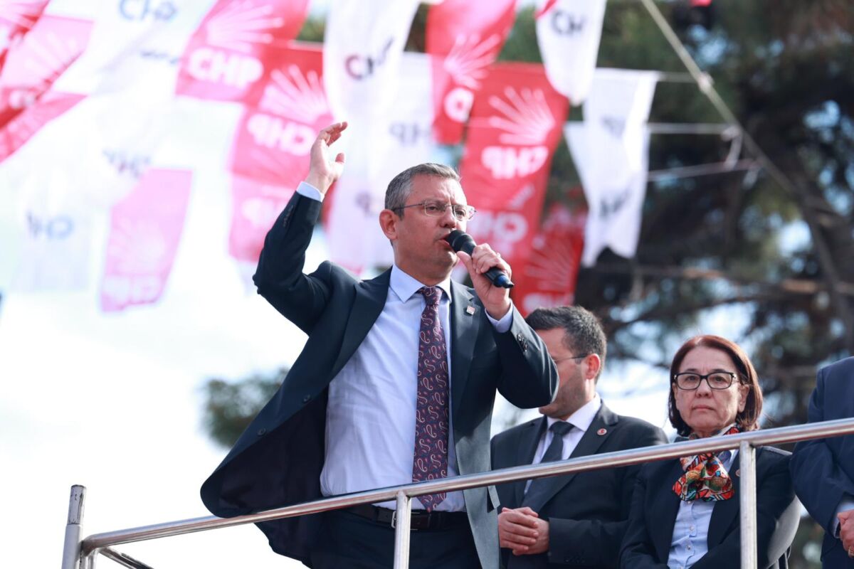 CHP Genel Başkanı Özgür Özel ile CHP’nin İzmir Büyükşehir Belediye