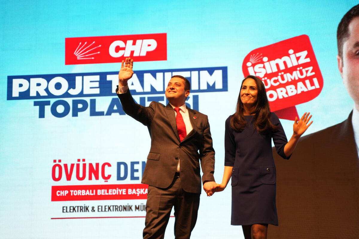 Torbalı Belediye Başkan Adayı CHP’li Övünç Demir, projelerini halkla buluşturdu.