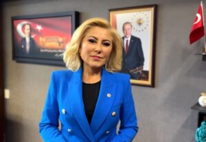 Şebnem Bursalı, ihtiyaç sahiplerine yönelik yapılan ısınma yardımları kapsamında hayata