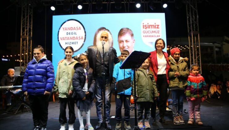 CHP Karabağlar Adayı Helil Kınay’a vatandaştan ve sanatçılardan tam destek