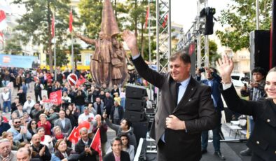 Cemil Tugay Balçova’da: ‘İzmir’de CHP kazanacak’