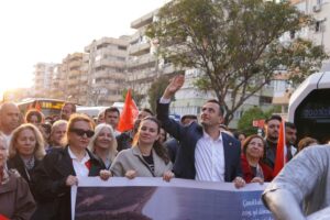 Bornova Büyükpark’ta düzenlenen iftarda, Çanakkale şehitleri anıldı. CHP Bornova İlçe
