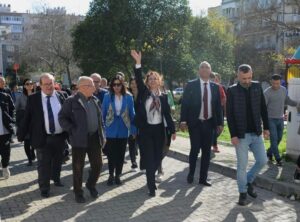 Yerel seçim çalışmalarını sürdüren Cumhuriyet Halk Partisi Karşıyaka Belediye Başkan
