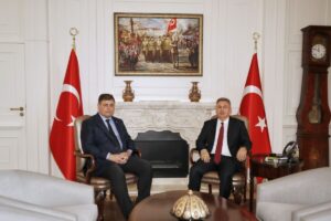İzmir Büyükşehir Belediye Başkanı Dr. Cemil Tugay, İzmir Valisi Dr.