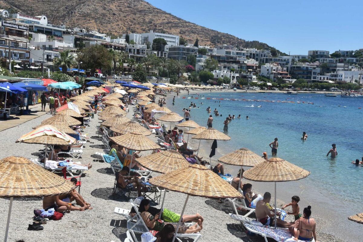 Muğla’nın turizm cenneti ilçesi Bodrum’da bayram tatili hareketliliği başladı. Belli
