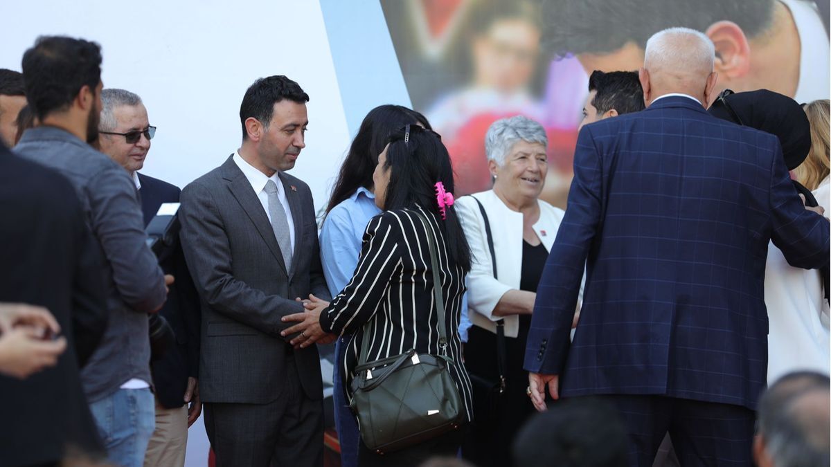Bayraklı Belediye Başkanı İrfan Önal, Ramazan Bayramı dolayısıyla düzenlenen törende