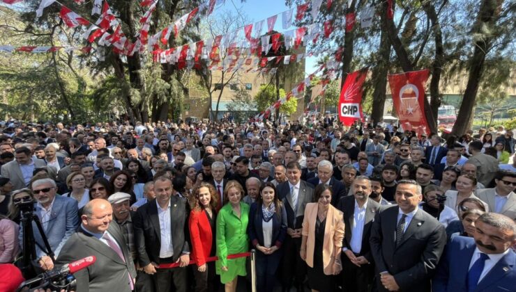 CHP İzmir bayramlaştı: “Şimdi CHP zamanı”